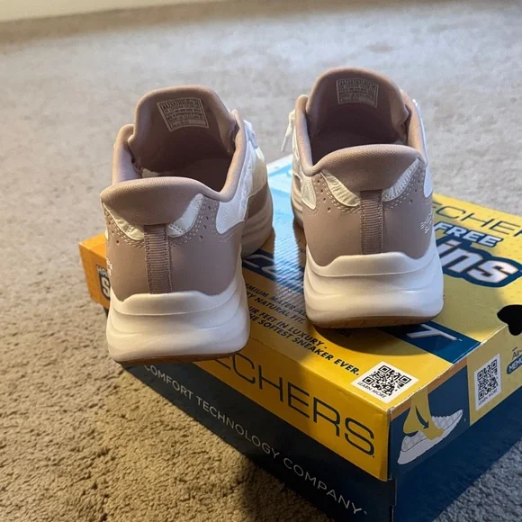 Skechers Women's Slip-Ons in Lavender and White - Picture 6 of 8